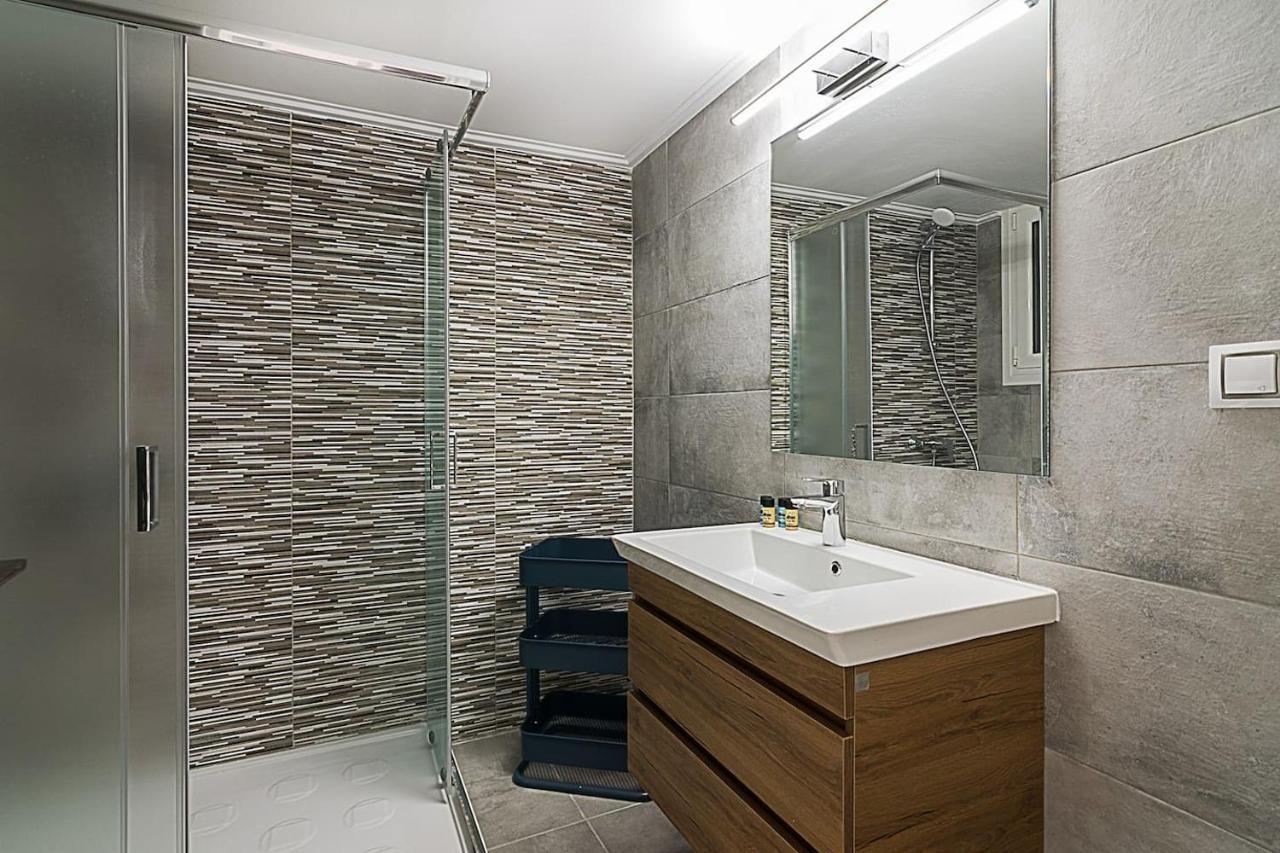 Spacious Two Bedroom Apartment In Central Location Ateny Zewnętrze zdjęcie