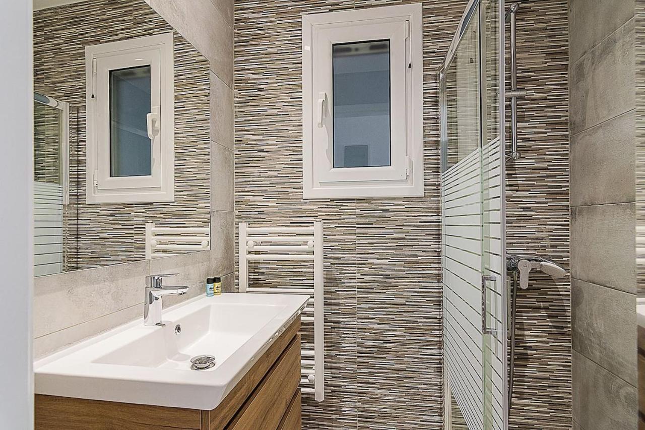 Spacious Two Bedroom Apartment In Central Location Ateny Zewnętrze zdjęcie